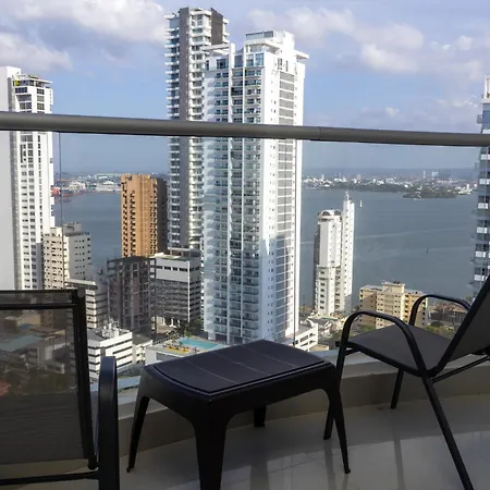 Frente Al Mar Con Vista única En Apartamento *